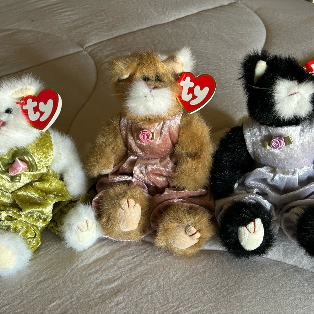 Attic Treasures Collection Ty Plush Cat Trio In Dresses